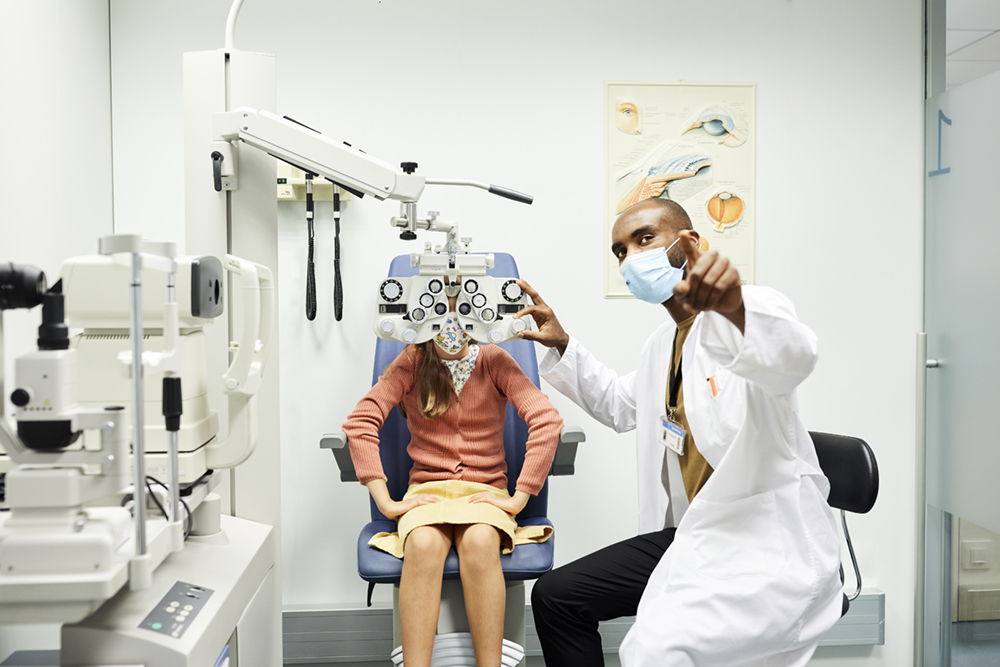 Vision Test with student and doctor